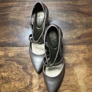 Life Stride Rose Gold Shoes